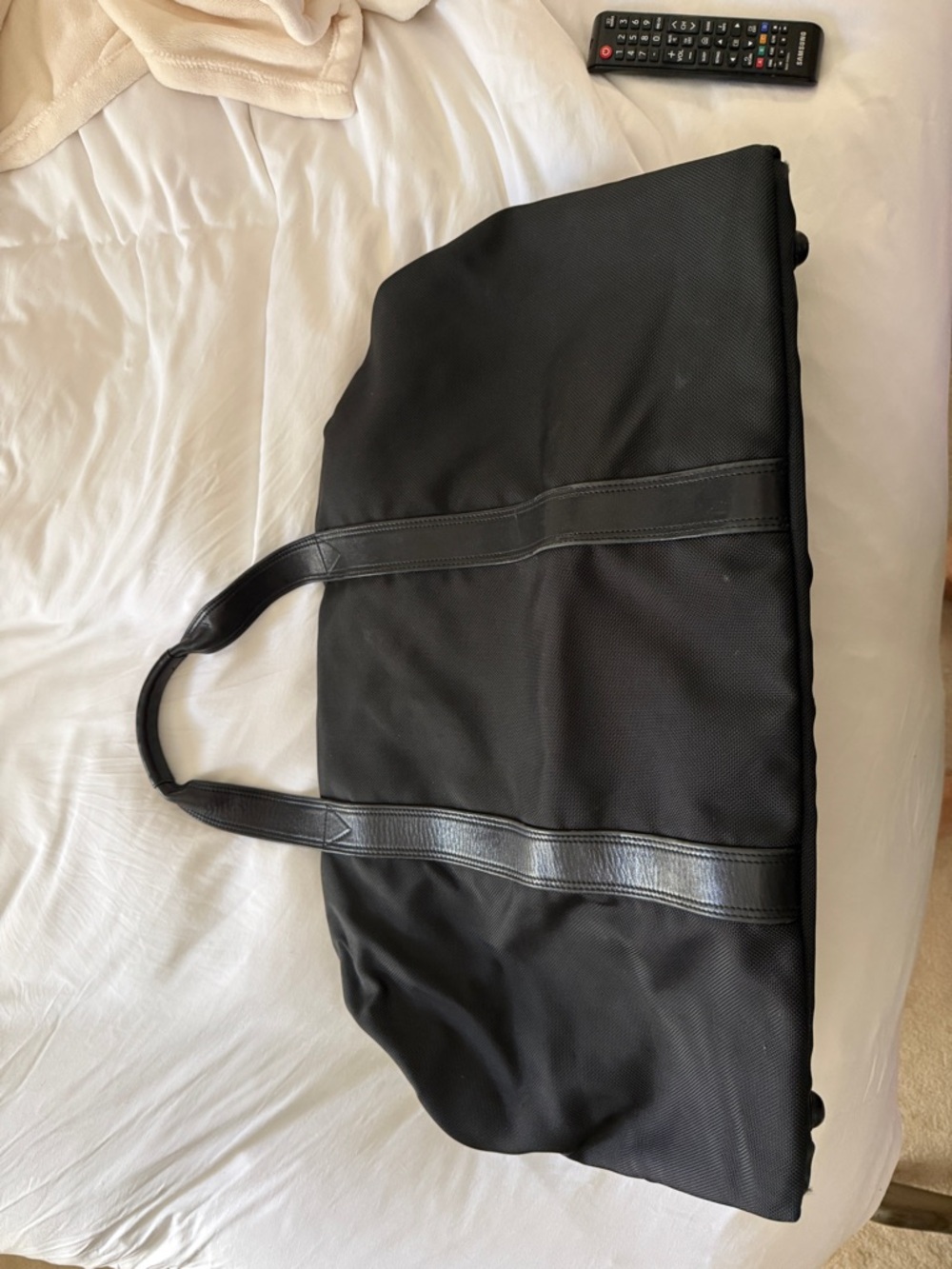 Tumi Black carry On or Weekend Bag with Leather Trim - Picture 2 of 13